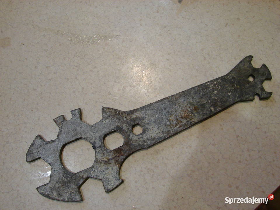 Klucz wieloczynnościowy starego motoru WSK WFM Starogard Gdański