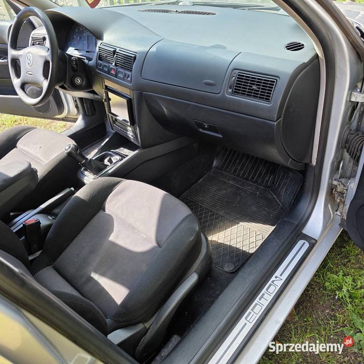 Volkswagen Golf 4 19tdi srebrny