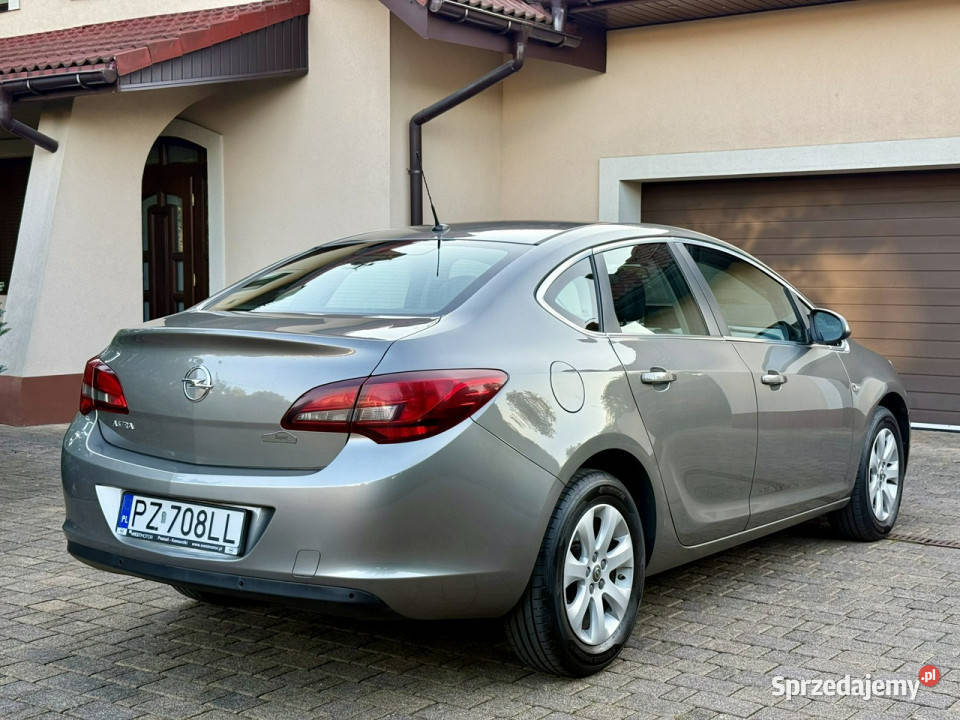 Opel Astra 16 Benzyna J 20092019