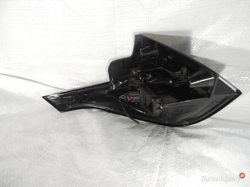 LAMPA PRAWA TYLNA OPEL CROSSLAND X LIFT
