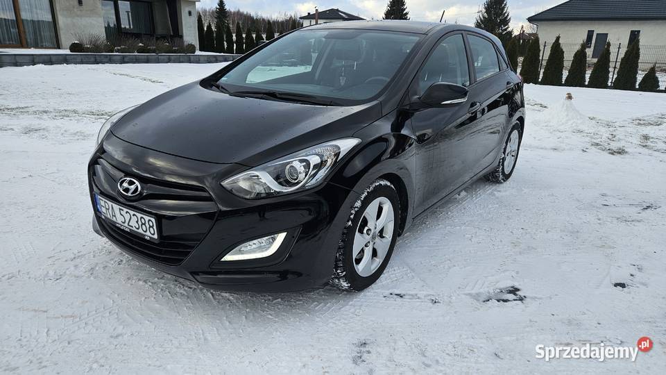 Hyundai i30 super stan bezwypadkowymały przebieg Motoryzacja Radomsko sprzedam