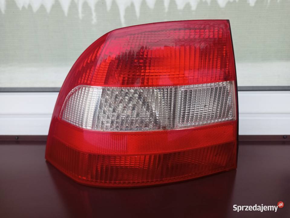 Opel Vectra B sedan liftback lampa tył tylna Sieradz