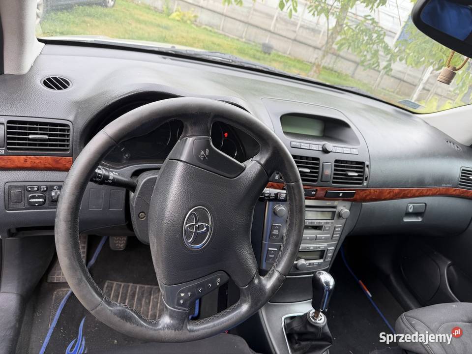 Toyota Avensis 18 benzyna 2004 mazowieckie Radom