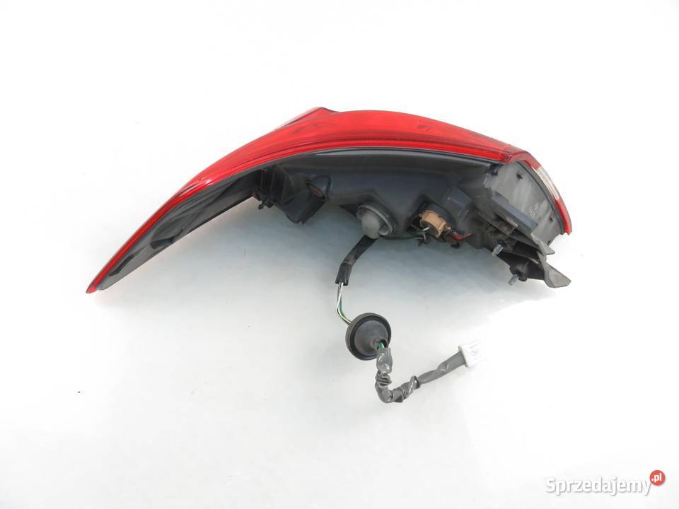 LAMPA PRAWA TYLNA INFINITI M Q70