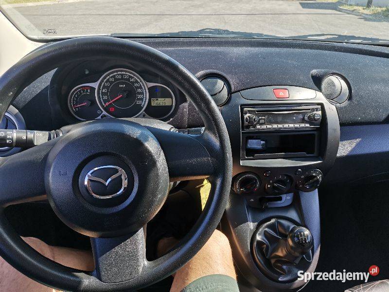 Mazda 2 piękna biała perła lift 2012r z Niemiec 75KM sprzedam