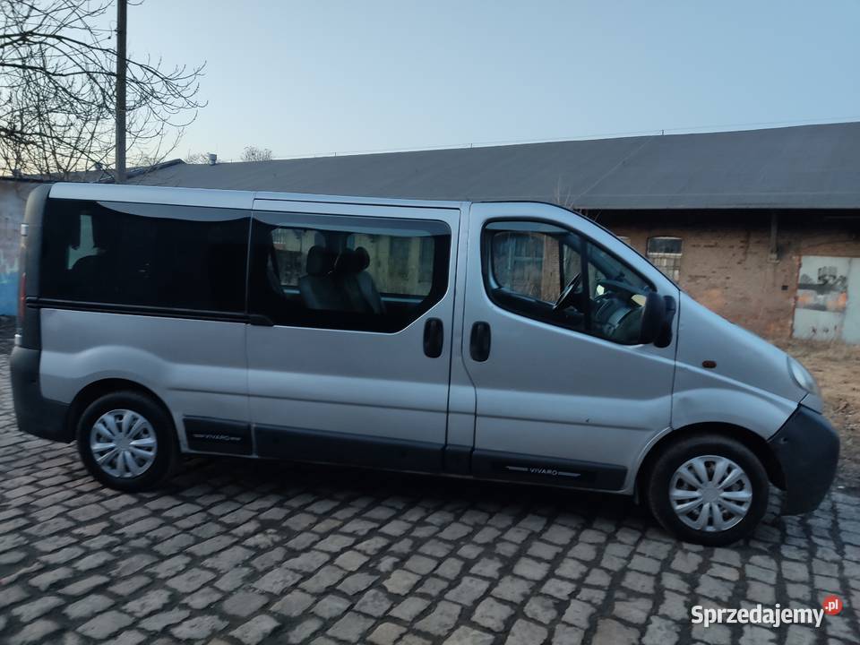 9 osobowy VIVARO r2005 p19d bez dpf długo opłaty 4/5 Vivaro Elbląg