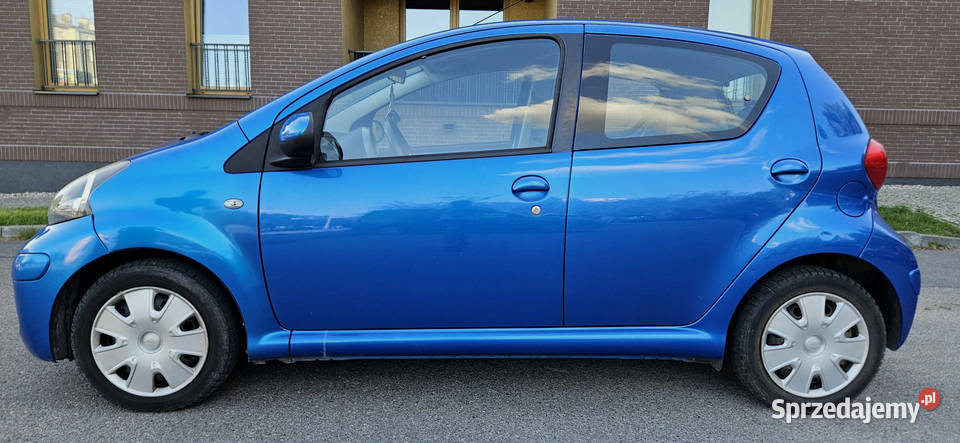 Toyota Aygo 10 VVTI 2011r stan bez korozji 160 elektryczne lusterka Aygo Elbląg