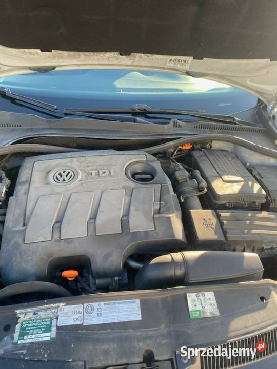 Volkswagen Golf VI COMBI 16 TDI 105 2011r Blue nieuszkodzony sprzedam