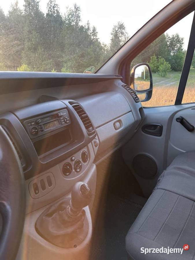 Opel Vivaro I 2009 20 CDTI 90 niski przebieg Sieradz sprzedam