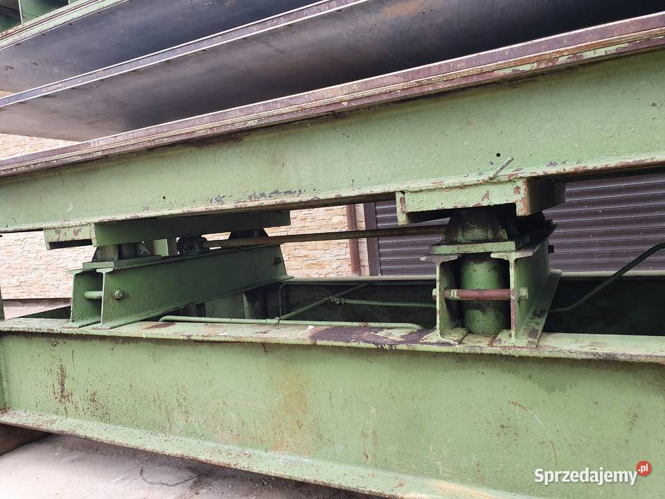 Prasa półkowa MIB stół 250x130 grzana wodą Karsin