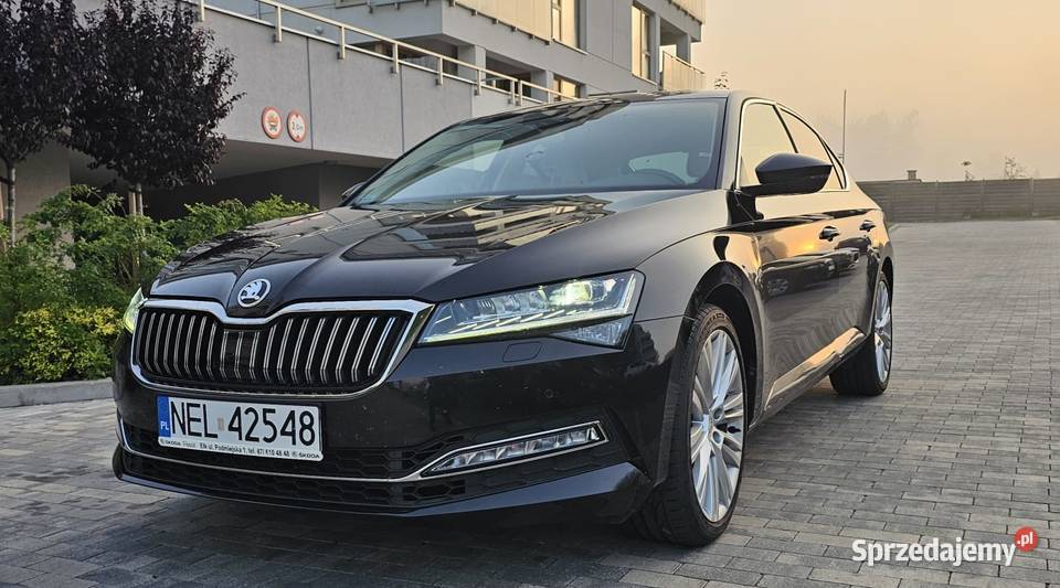 Skoda Superb 20 benzyna 272 światła LED Superb Ełk