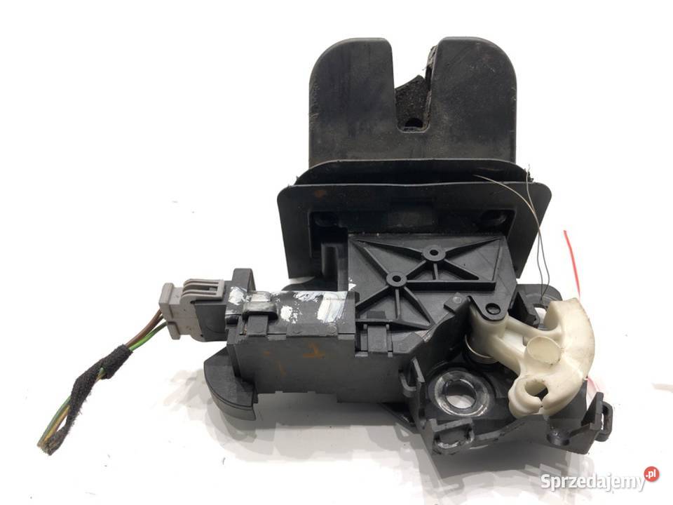 ZAMEK KLAPY TYŁ AUDI A6 C6 Hatchback 8P4827505B osobowe podkarpackie