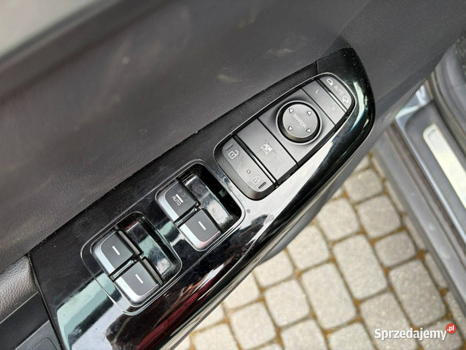 Kia Sportage 16 benzyna Skóry 4 x podgrzewane czujnik martwego pola Sportage