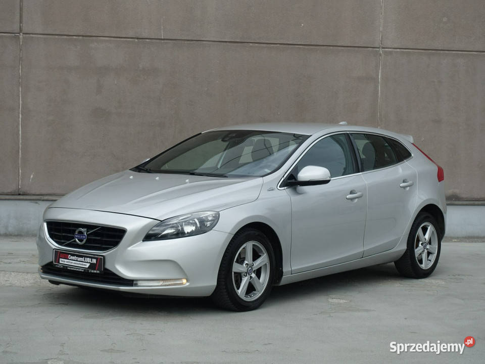 Volvo V40 20 D3 150AutomatWirtual kokpitNowy Lublin