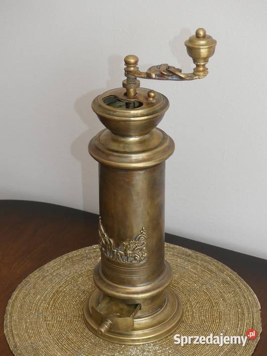 Piękny mosiężny młynek do kawy sygnowany Poznań