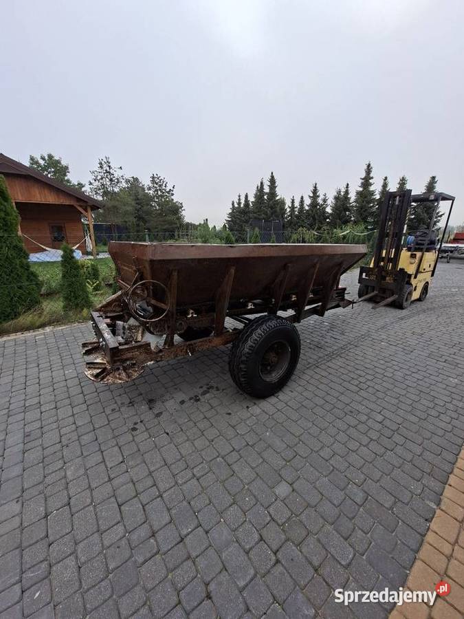 Rozsiewacz wapna Rcw3 sprawny tanio transport Rozsiewacze nawozów Parczew