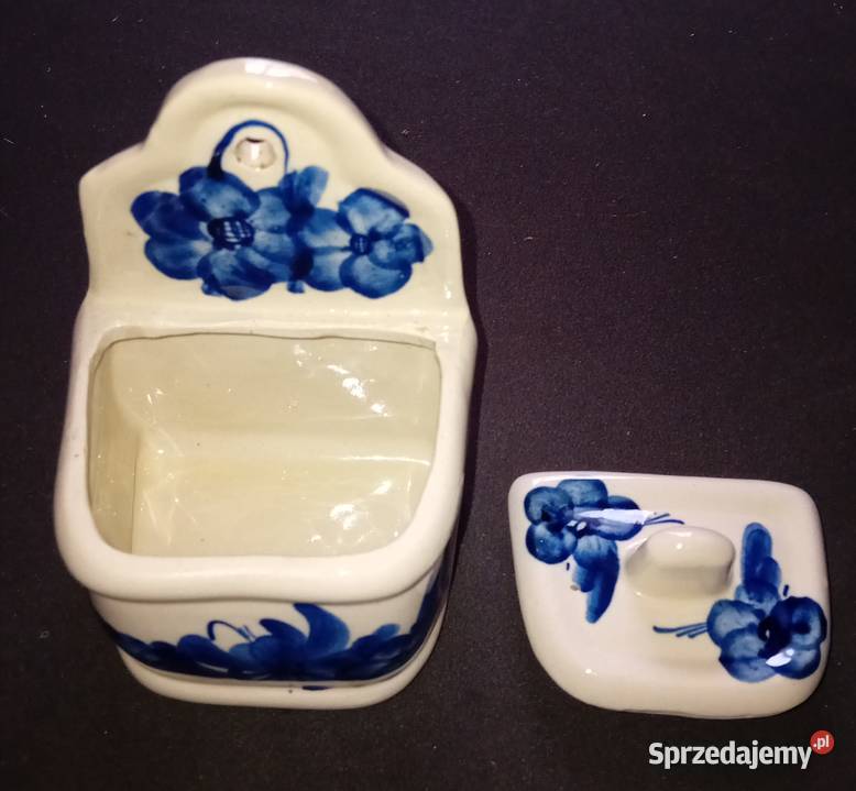 Fajansowy ręcznie malowany zawieszany pojemnik Porcelana i szkło wielkopolskie Koźminek