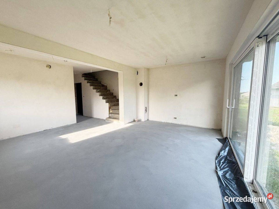 Szarów dom wolnostojący garaż siatka małopolskie