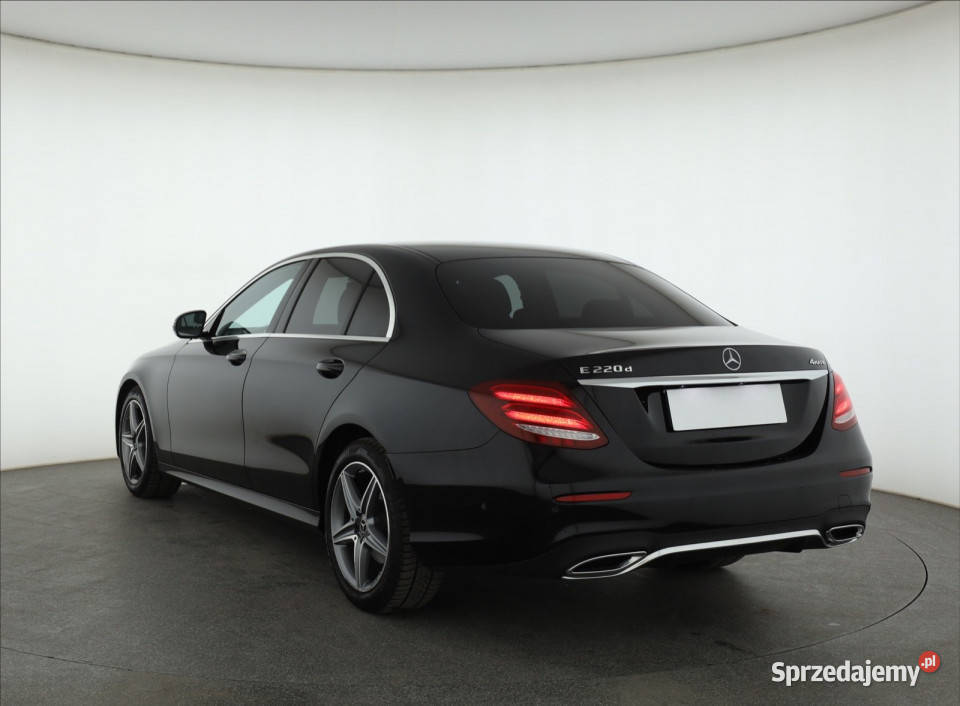 Mercedes E E 220 d 4MATIC czarny Piaseczno