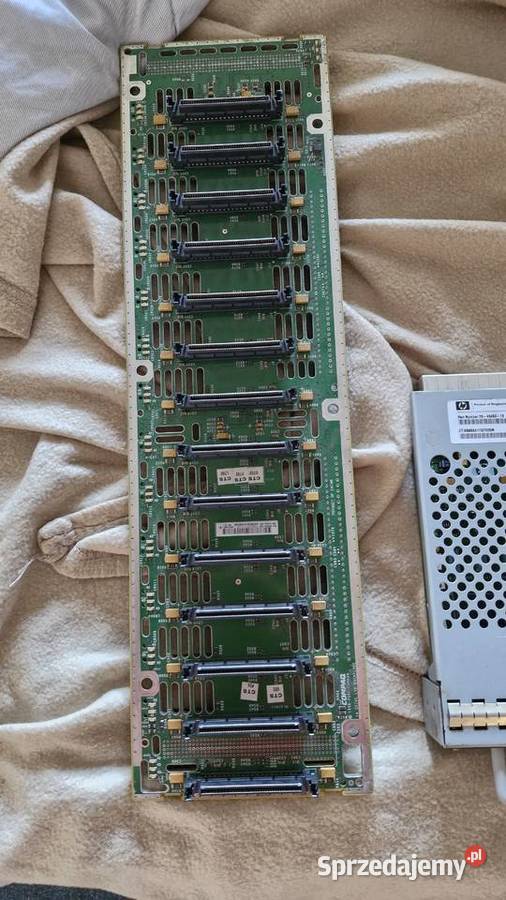 HP 14 Drive Lvd Backplane Board Mfr PN 010443000 Poznań