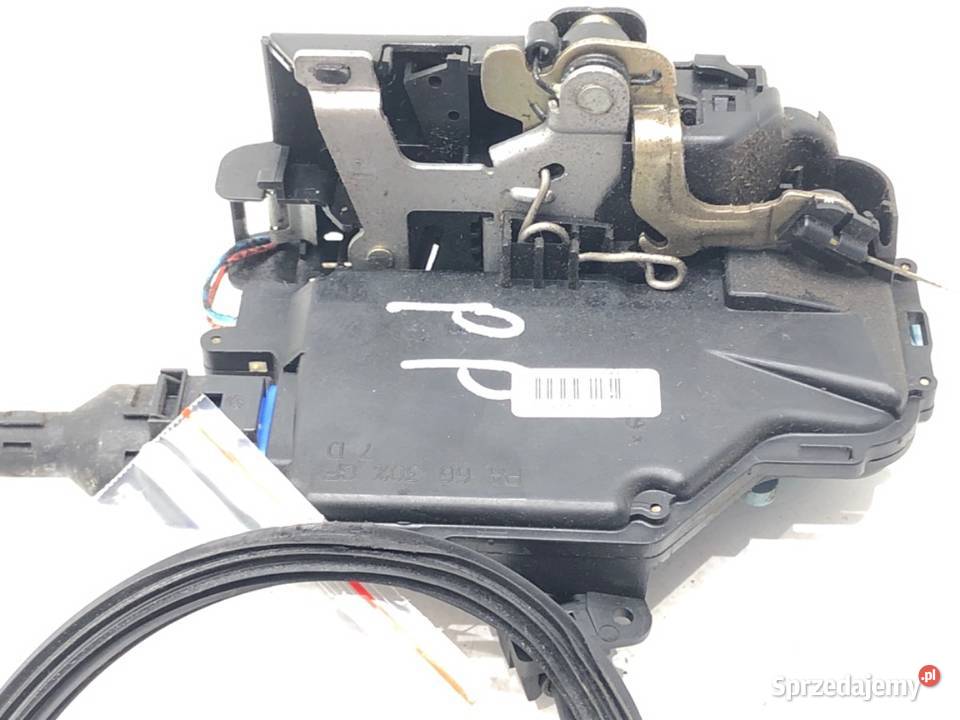 ZAMEK DRZWI PRAWY PRZÓD VW GOLF V Hatchback