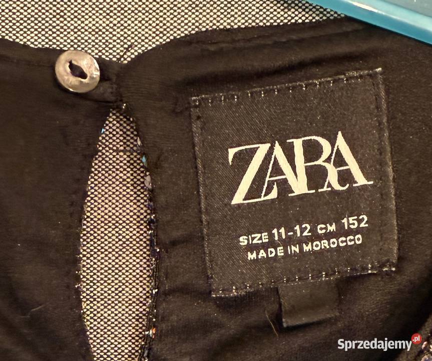 Dziewczęca czarna sukienka w cekiny z długim Żyrardów