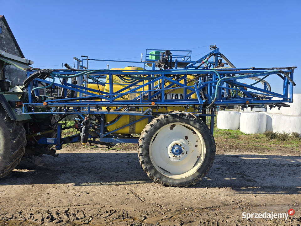 Opryskiwacz ciągany DELVANO TRE 2500 2500 L Zaczepiane Włosty