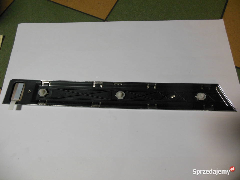 55079035AA LISTWA ODZDOBNA JEEP COMMANDER LEWY