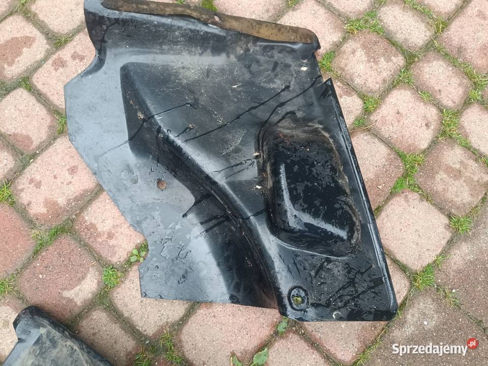 Fiata 126p boczki osłony nadkola tył czarne ST Bielsko-Biała