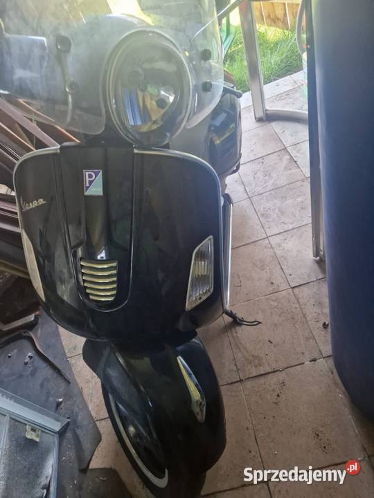 Piaggio Vespa 300 2011 benzyna pomorskie