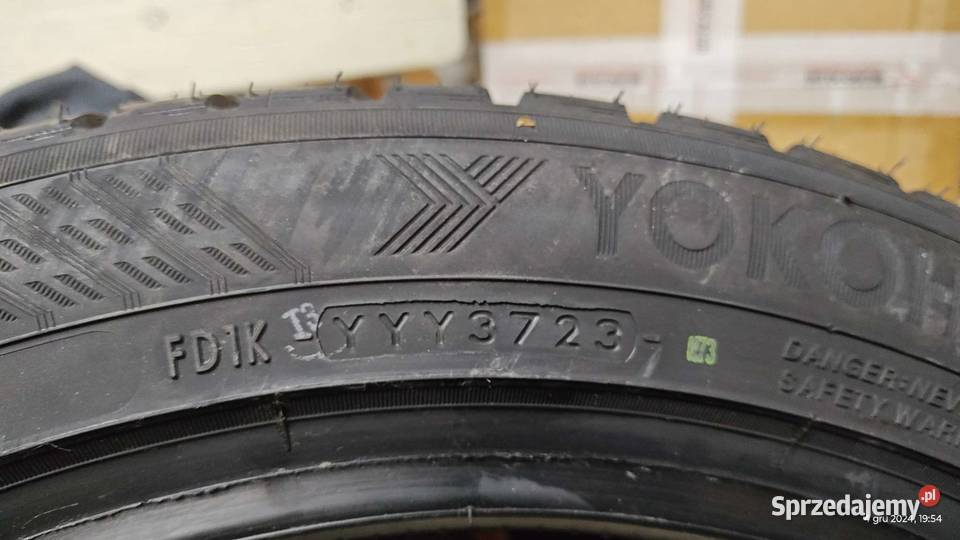 OPONY 245 45 R 18 100Y Yokohama 2 CAŁOROCZNE