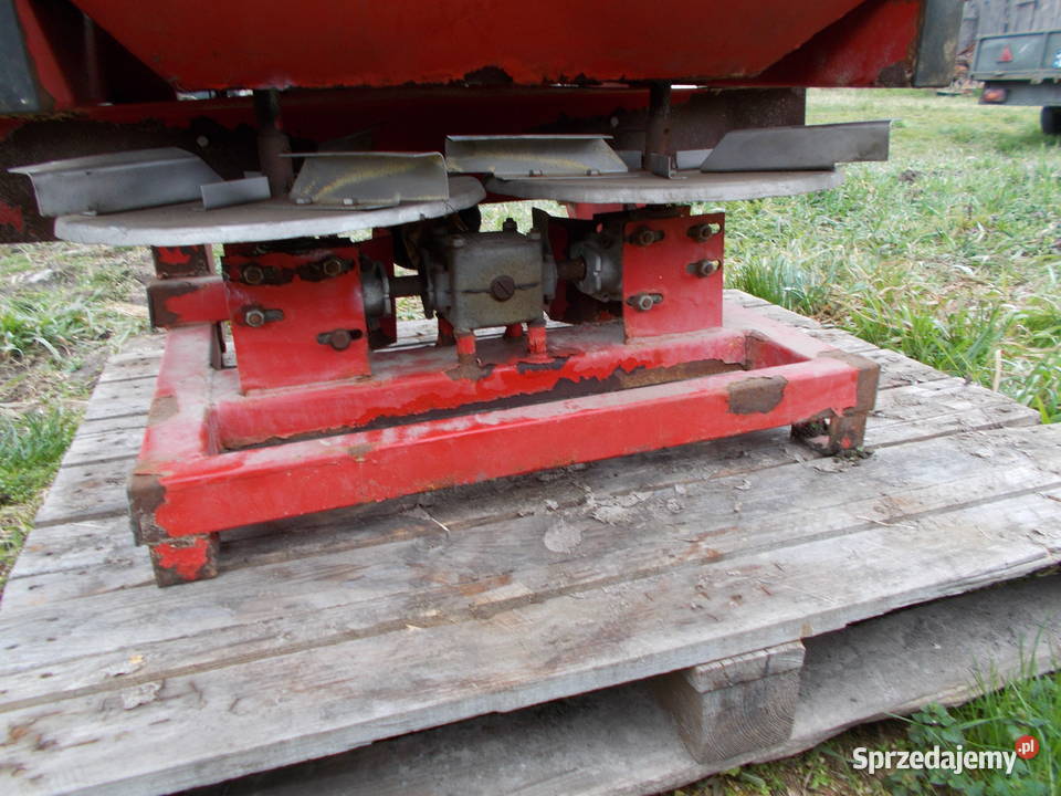 Rozsiewacz do Nawozu JARMET 600 l szer 15m nieuszkodzony opolskie Brzeg