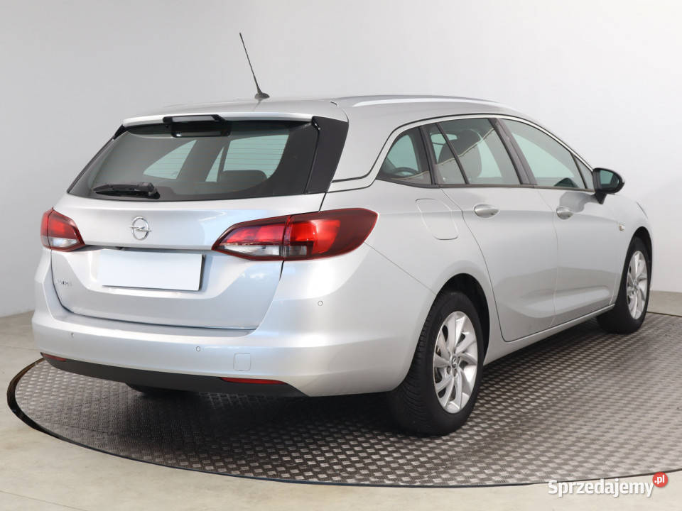 Opel Astra 12 Turbo kamera cofania