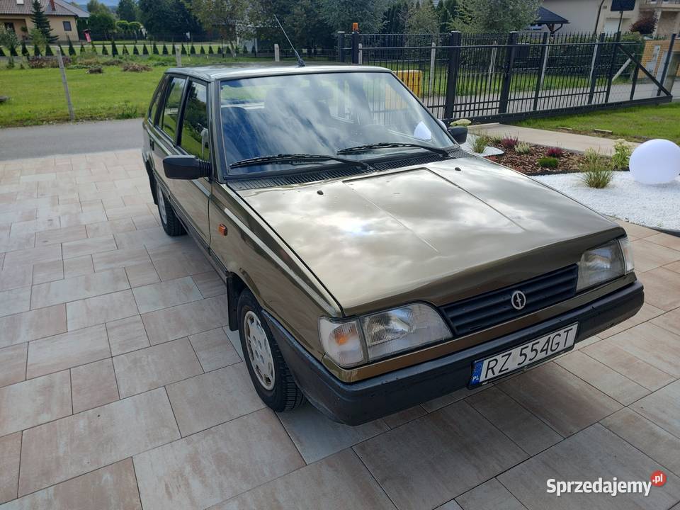 Polonez Caro 16 benzyna 50KM