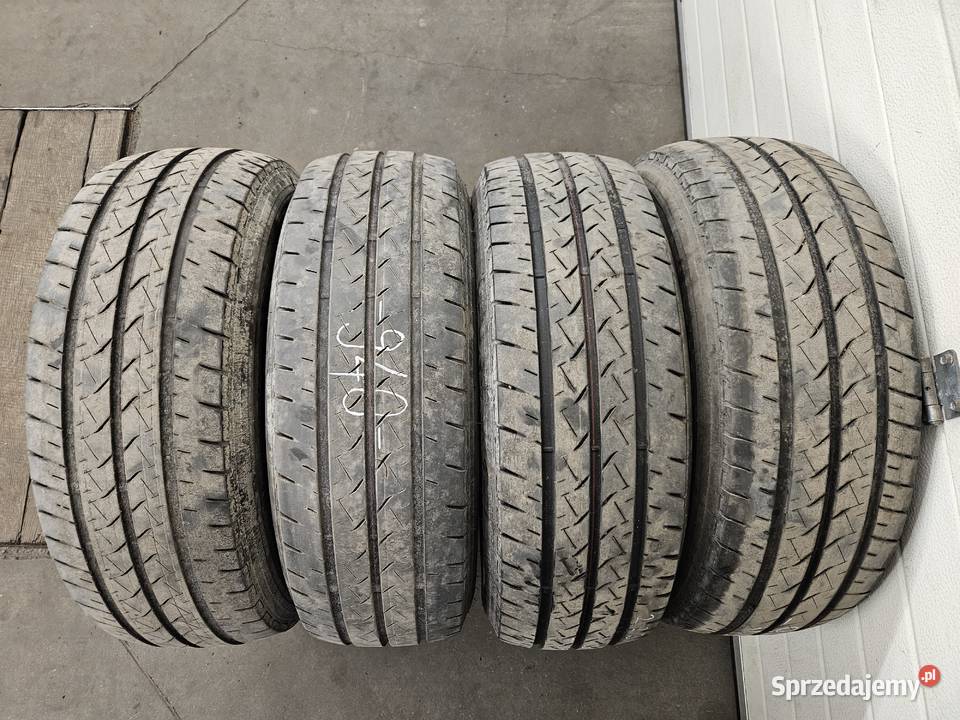 4 22565 R16 112110 LT Bridgestone Duravis R660