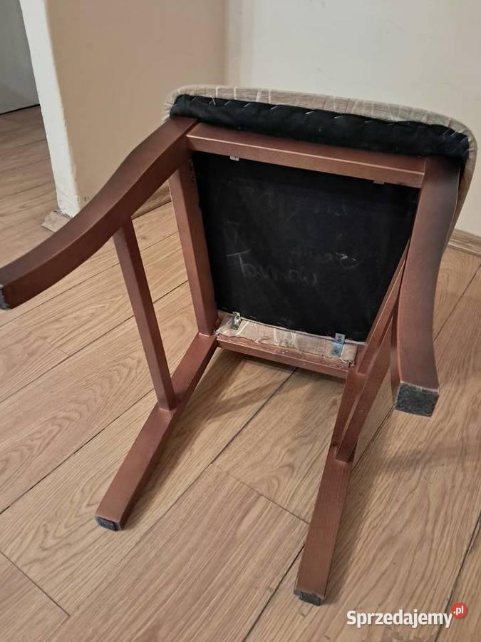 Krzesła drewniane z wysokim oparciem 2 do Krzesła sprzedam