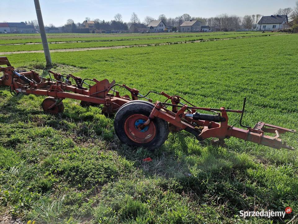 Pług zagonowy na zabezpieczeniu Płońsk sprzedam