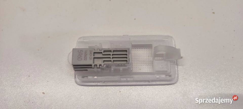 MAZDA 2 TOYOTA YARIS IV LAMPKA KABINY