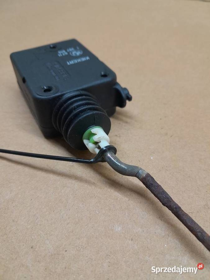 BMW E36 siłownik zamka klapy bagażnika 67111 387 łódzkie