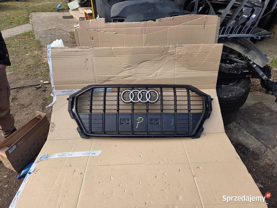 Grill Atrapa Chłodnicy Audi Q3 F3 83A853651B osobowe sprzedam