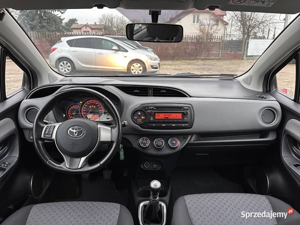 Toyota Yaris 13 benz 99KlimaIsofixSalon Warszawa