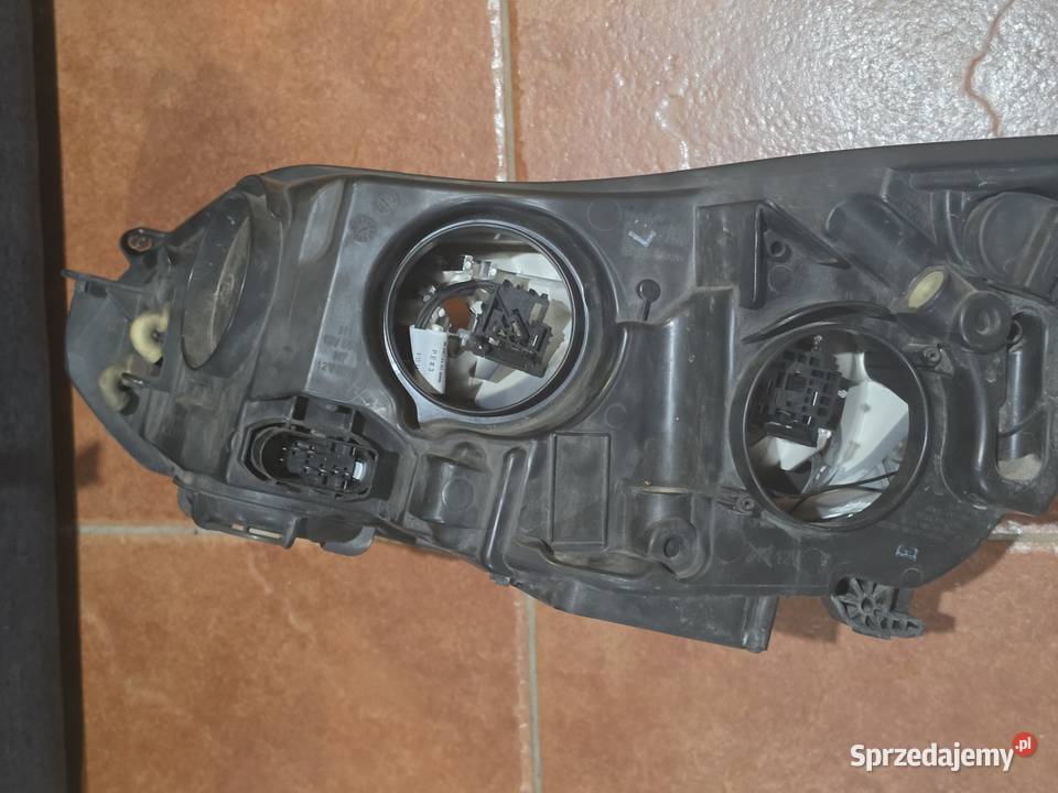Ford Focus MK3 reflektory przednie Lampy przednie Nowy Tomyśl