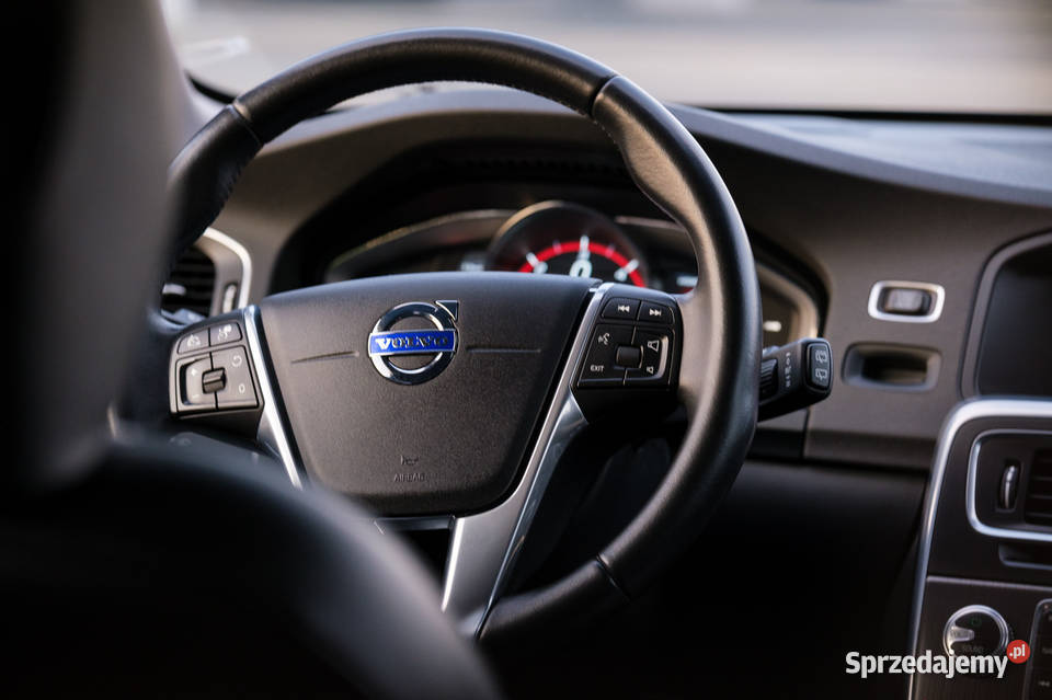 Volvo V60 D6 AWD Plugin Hybrid Summum nieuszkodzony Volvo lubelskie Puławy
