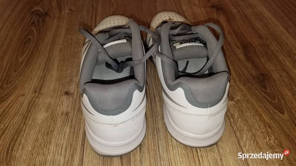 Buty tenisowe NIKE Vapor Court EUR40 255 Dart Białystok
