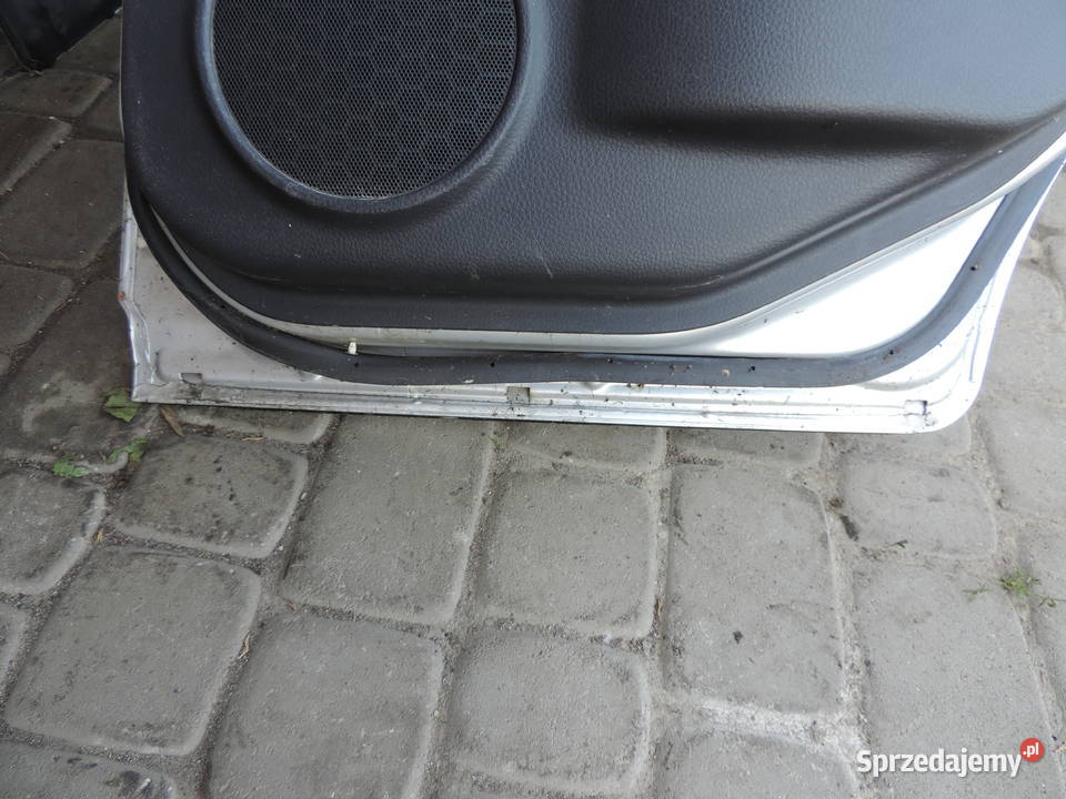 FIAT SEDICI 08r DRZWI PRAWY TYŁ osobowe małopolskie