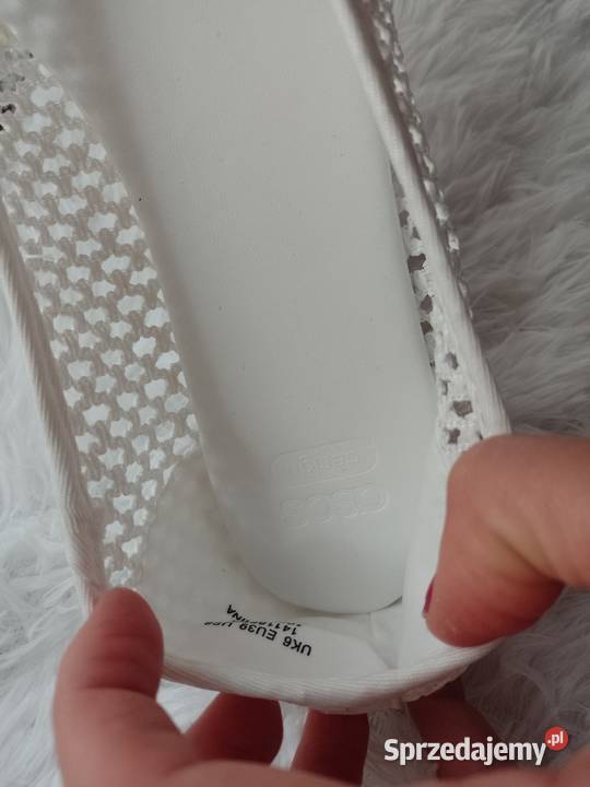 39 ASOS DesignBiałe baleriny ażurowe z Londynu Kraków