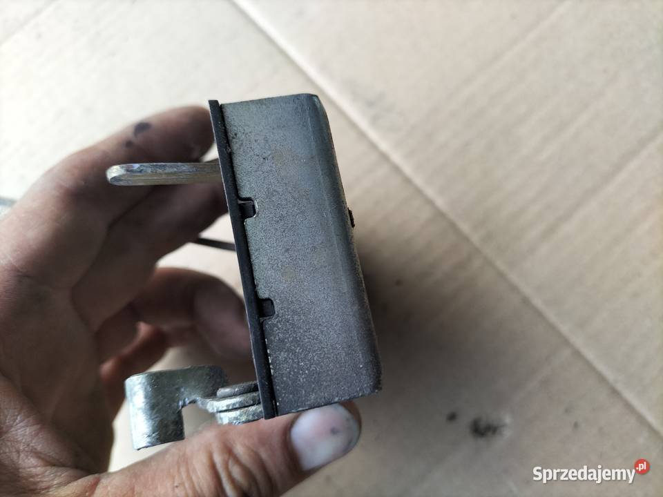 GOLF II 2 JETTA 2 193839015A ZAMEK DRZWI PRAWY