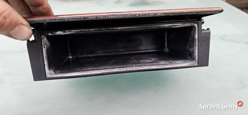 Schowek pod radio mercedes w210 osobowe Zbąszyń
