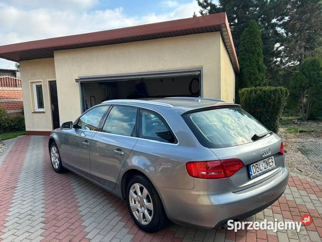 AUDI A4 B8 AVANT 20 TDI CR 2011r S Line zadbane poduszka powietrzna A4 łódzkie sprzedam