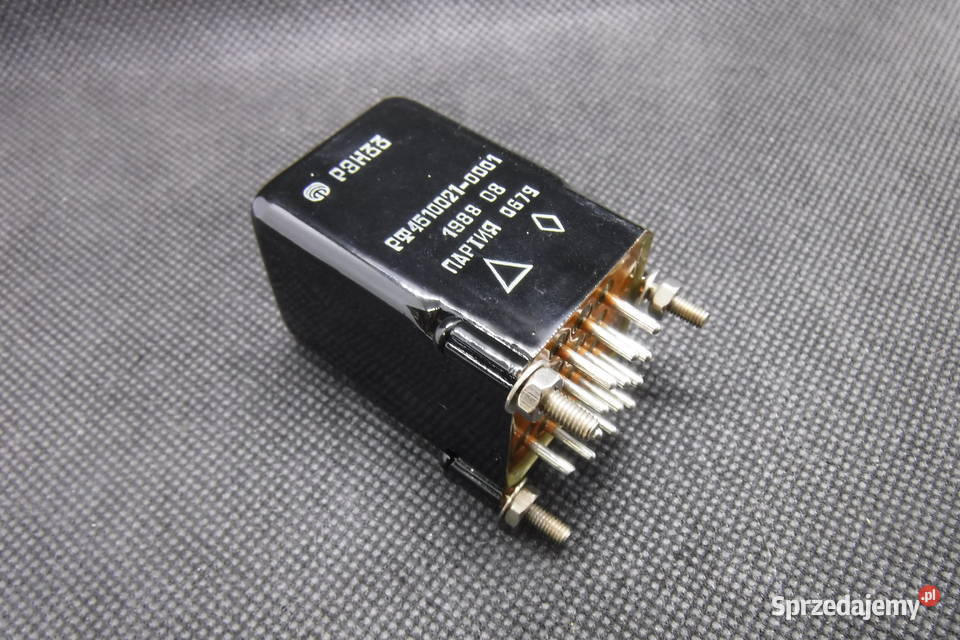 REN33 przekaźnik relay RF45100210001 33 27V DC Otwock